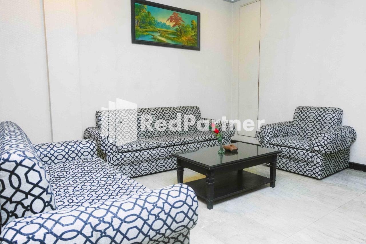 Hotel Yasmin Makassar Mitra Reddoorz Exterior photo