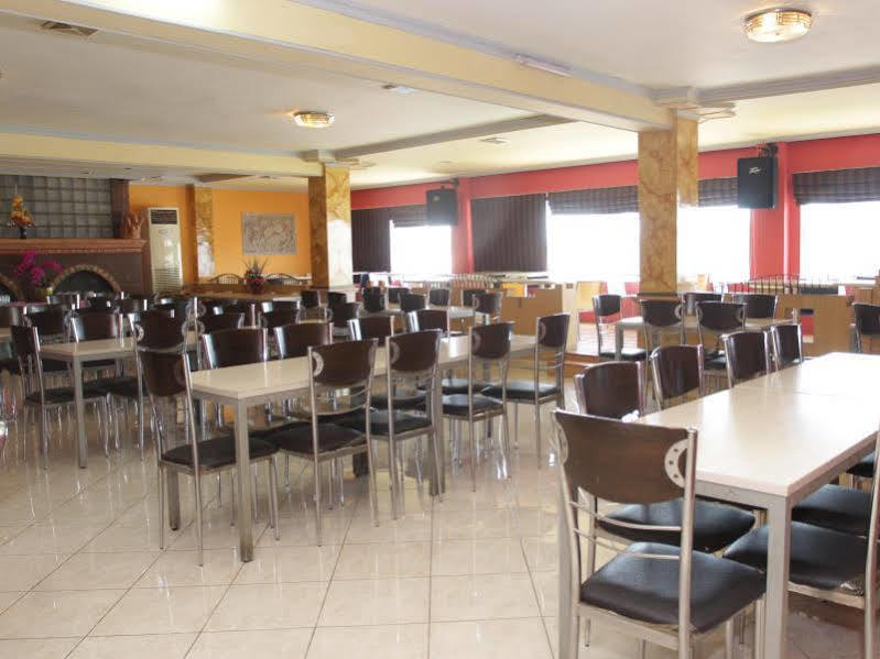Hotel Yasmin Makassar Mitra Reddoorz Exterior photo